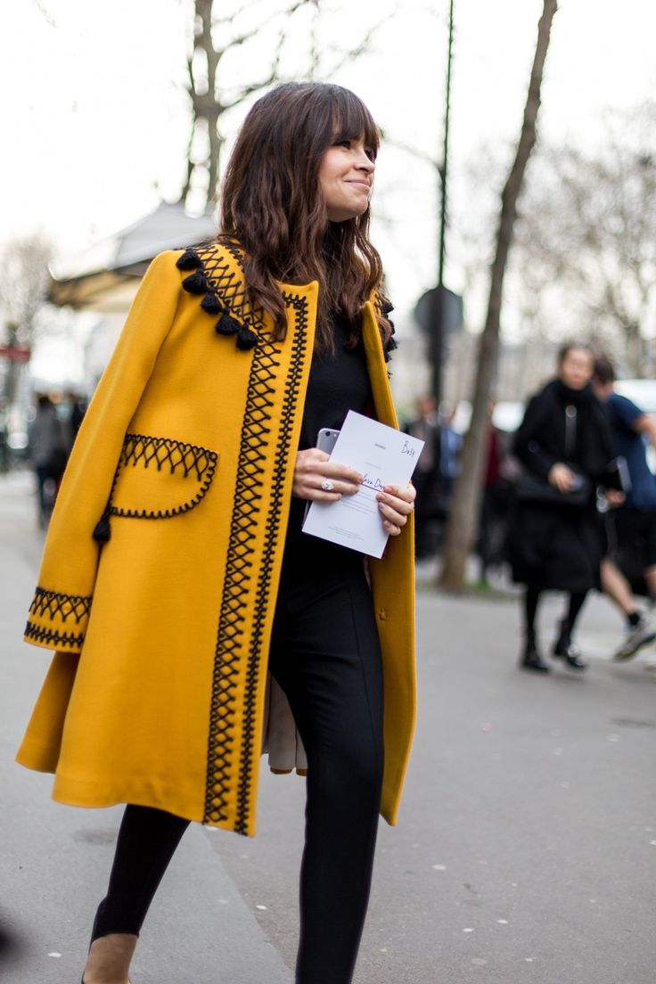 total black outifit with coat 