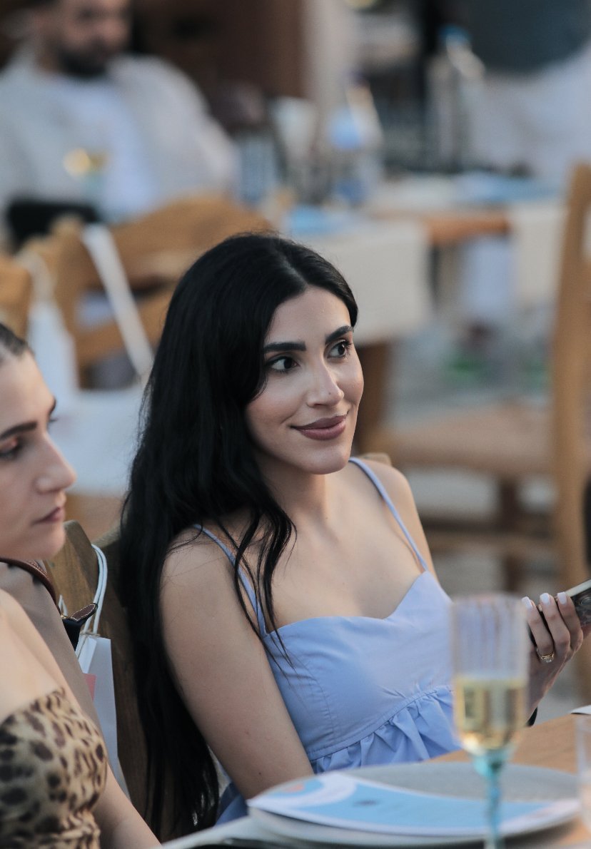 Ν