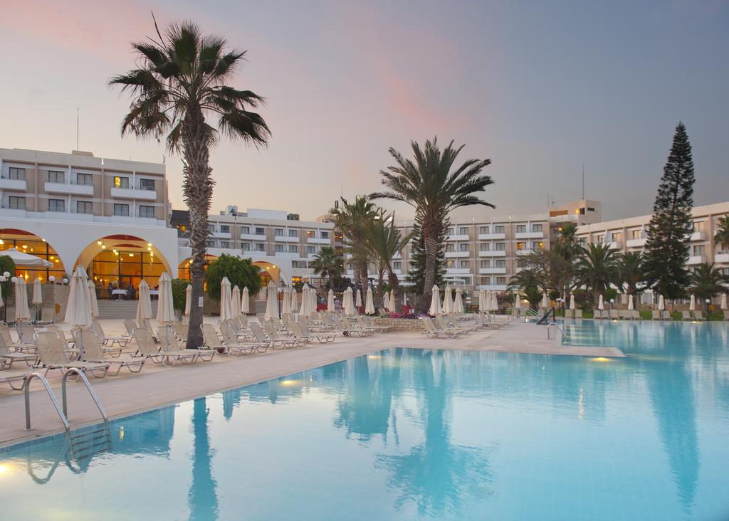 Louis Phaethon Beach