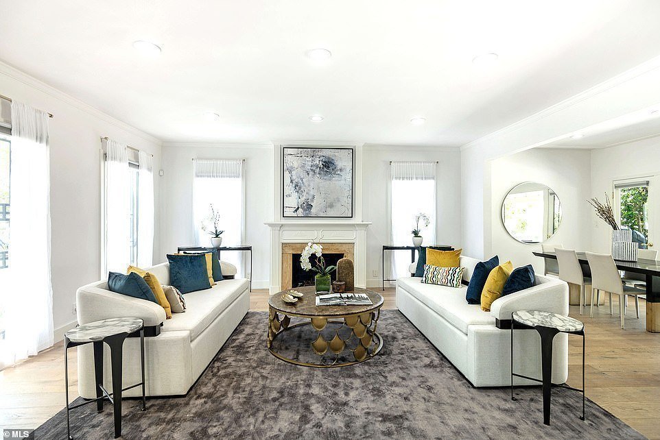 MeghanHome03