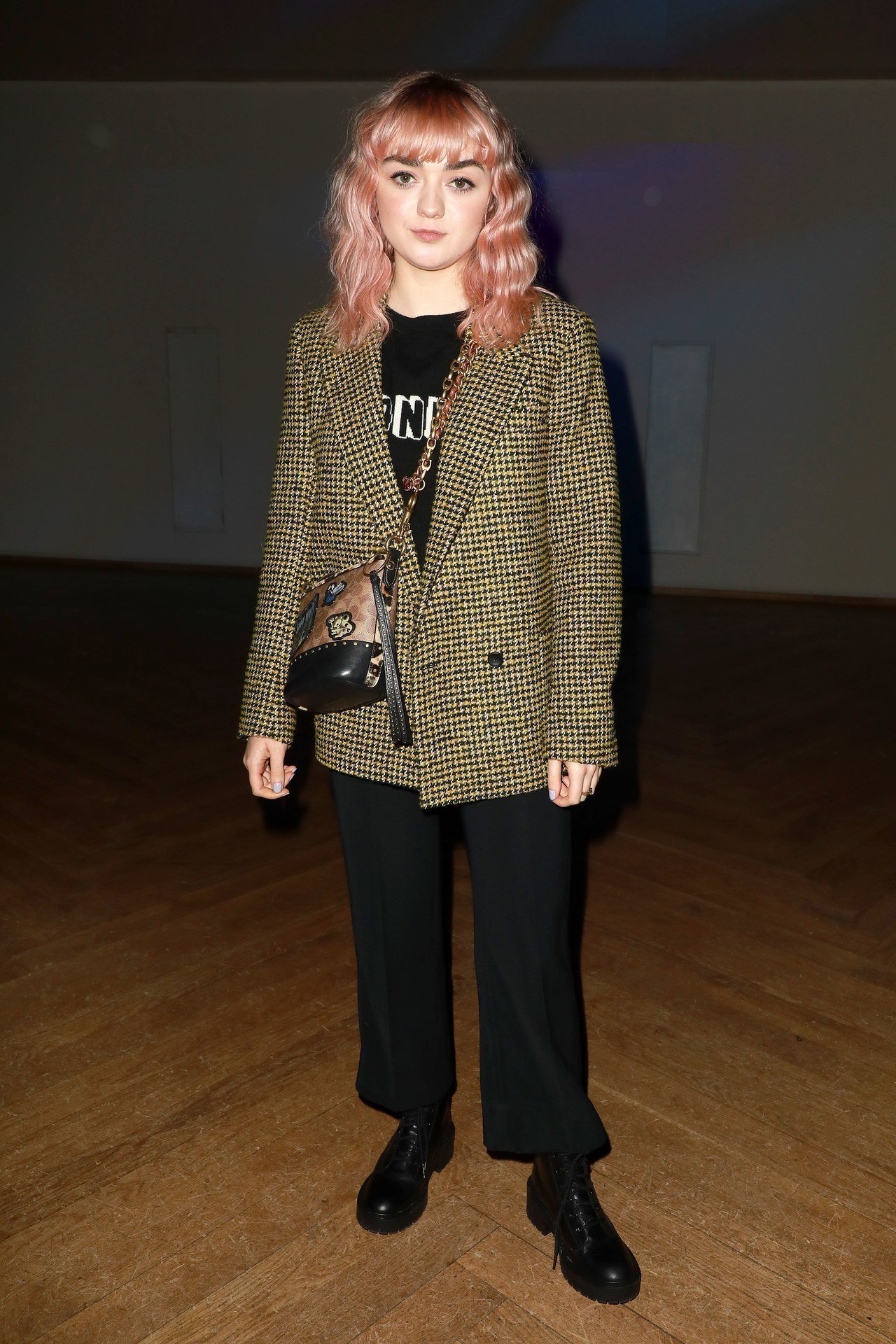 Maisie Williams style