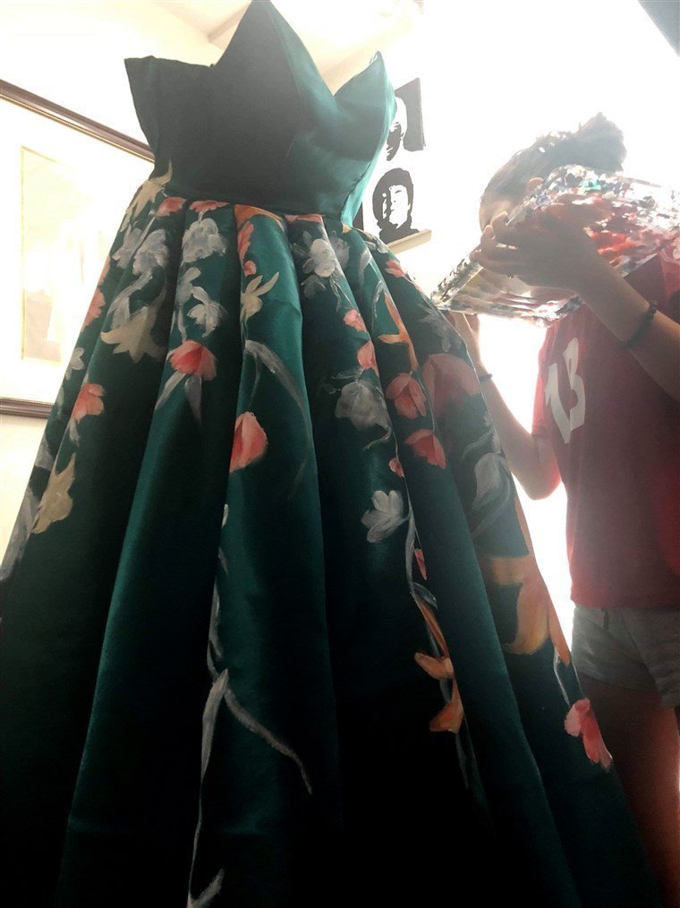 cara gan graduation dress