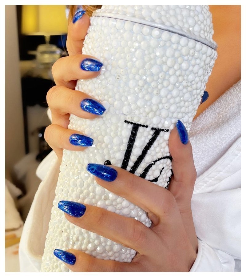 Jennifer Lopez manicure