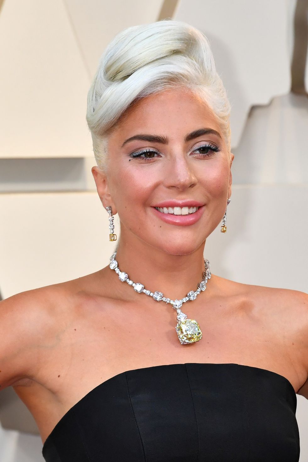 Lady Gaga Oscars Beauty looks 2019