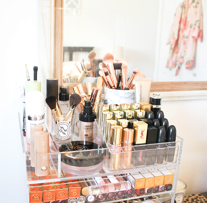 makeup organize