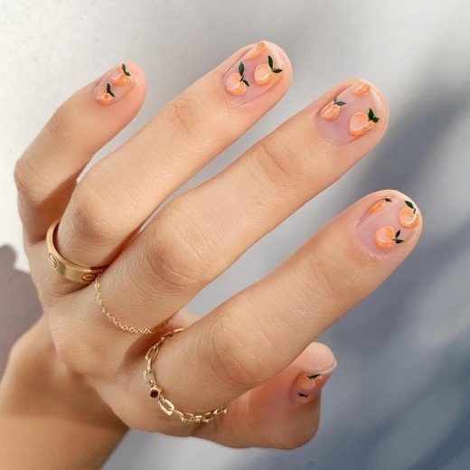 Naked Nails: Η νέα τάση στα νύχια