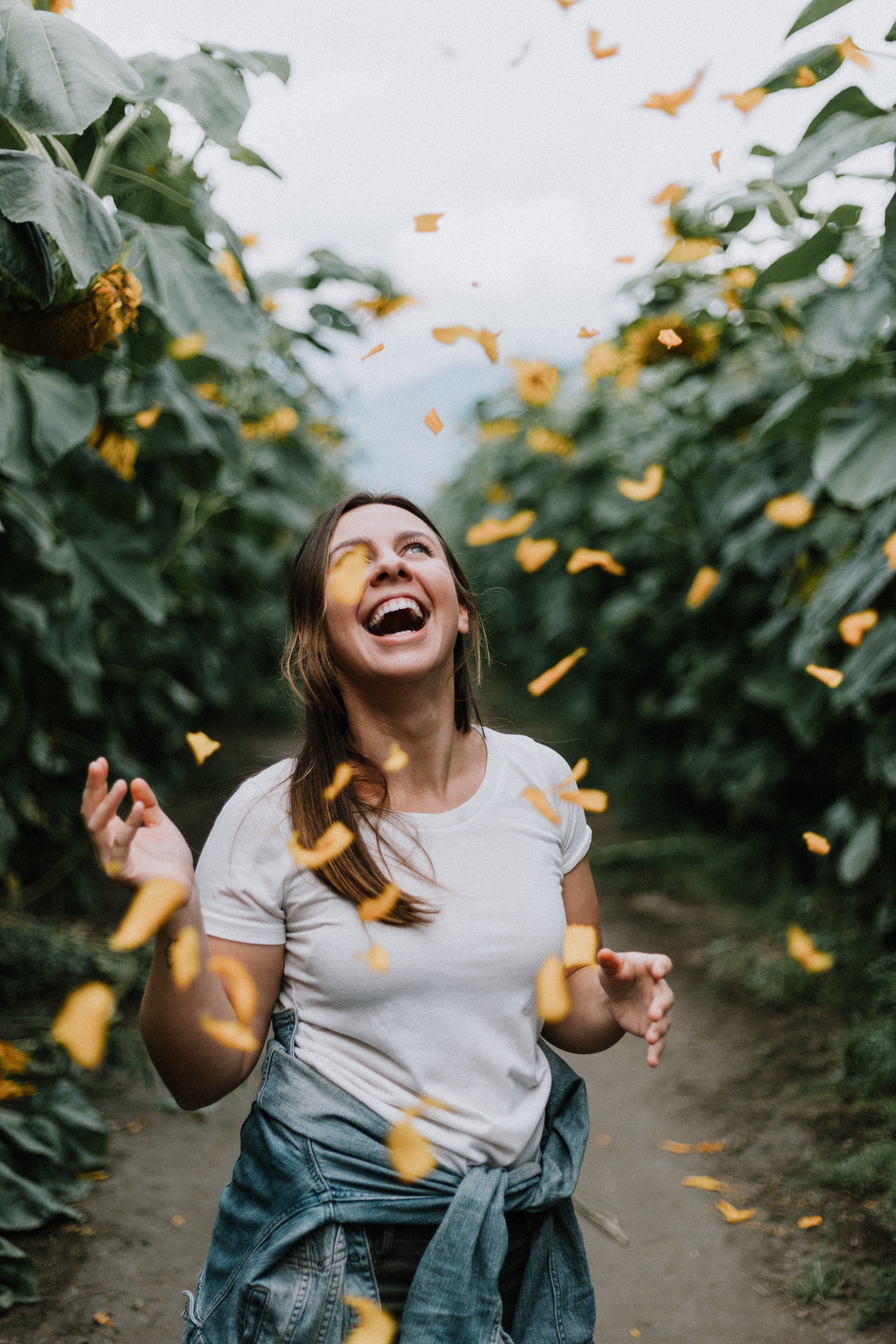 HAPPY WOMAN 