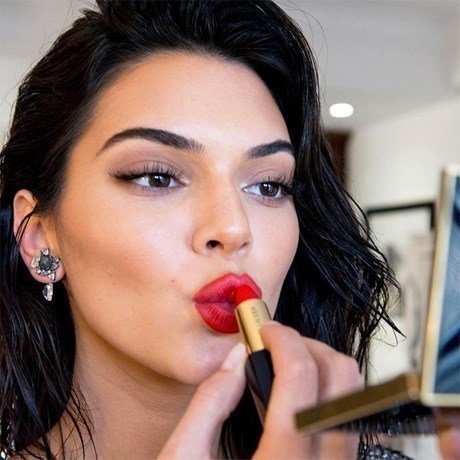 kendall jenner red lips