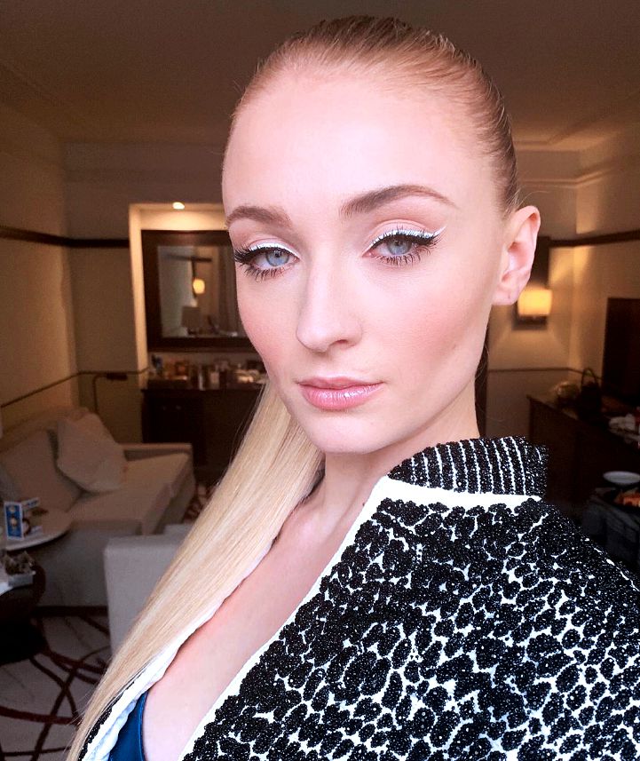 Sophie Turner makeup look